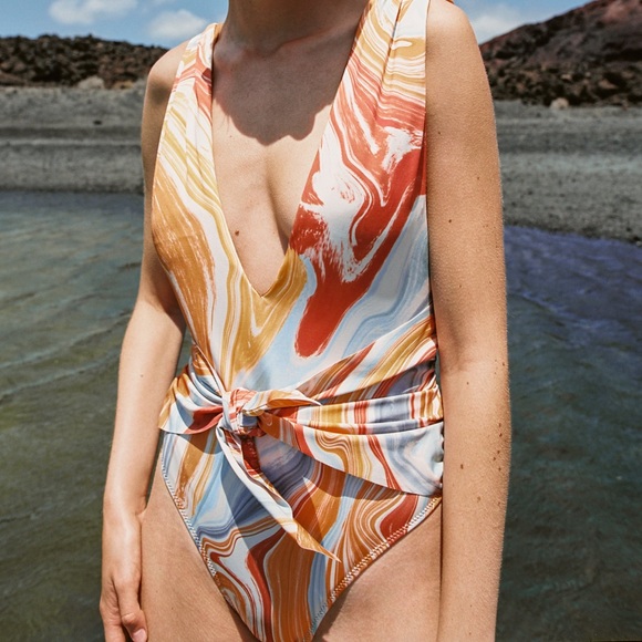 Zara MARBLED PRINTED SWIMSUIT - Picture 2 of 5